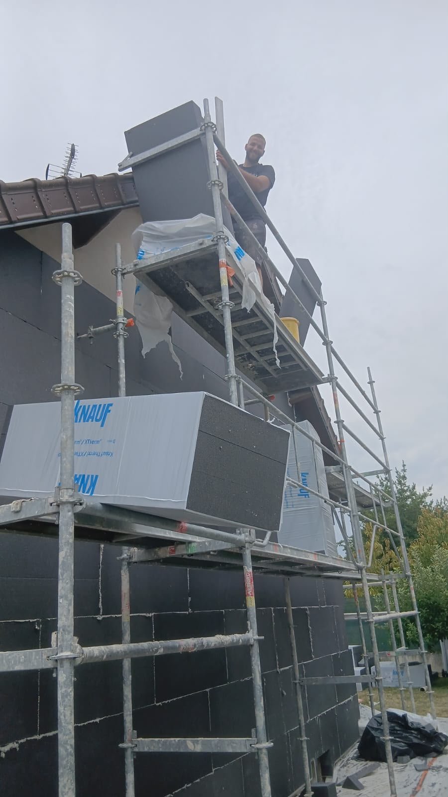 Pose des panneaux isolants Knauf Xtherm - ITE PSE Saint-Mard